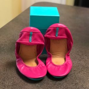 Fuchsia Tieks!!  Great Condition!